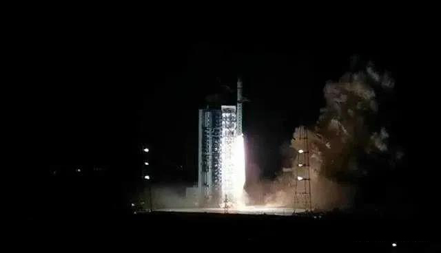 最新！金紫荊衛(wèi)星二號發(fā)射成功，順利入軌
